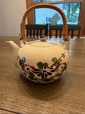 Hand-Painted Japanese Ceramic Teapot with Woven Handle - Cream Floral